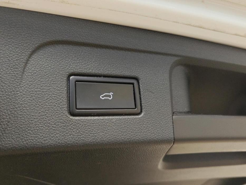 VOLKSWAGEN Touran 2018