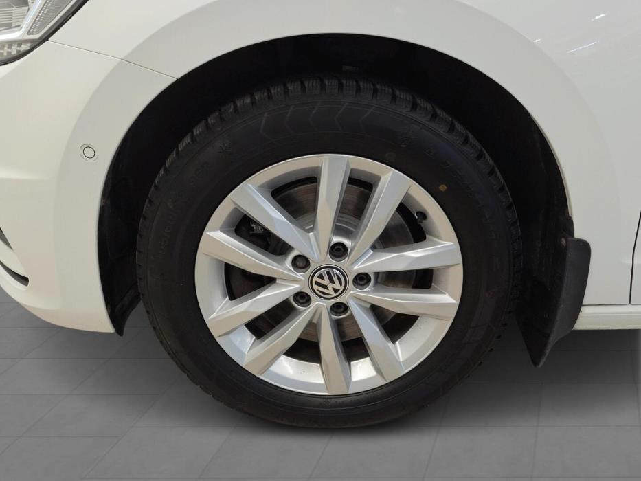 VOLKSWAGEN Touran 2018