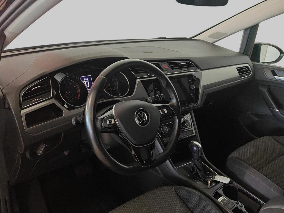 VOLKSWAGEN TOURAN 2021