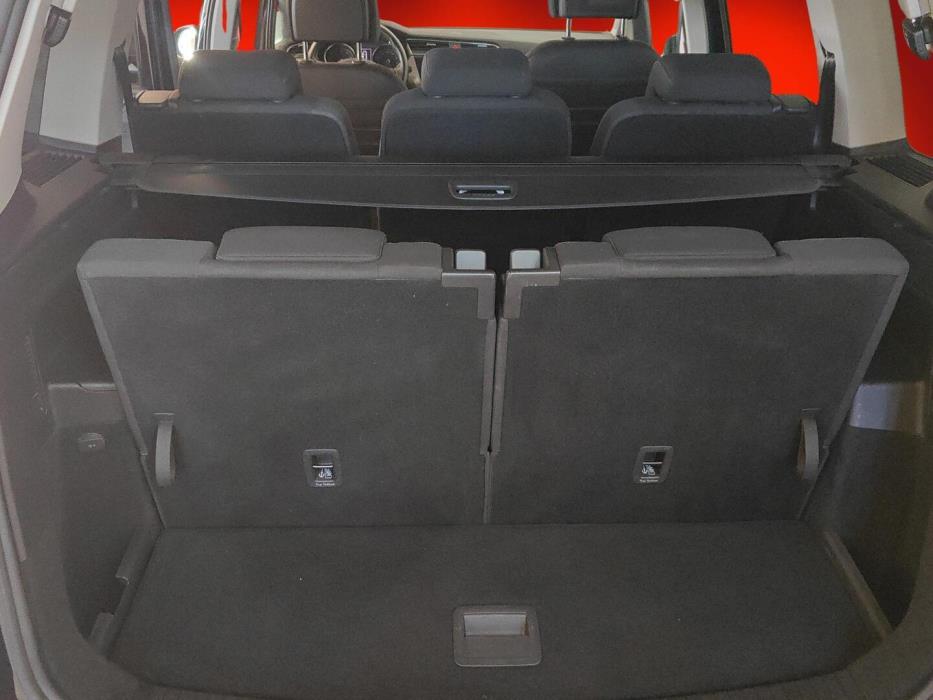 VOLKSWAGEN TOURAN 2021