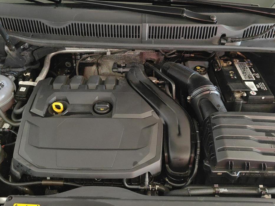 VOLKSWAGEN TOURAN 2021