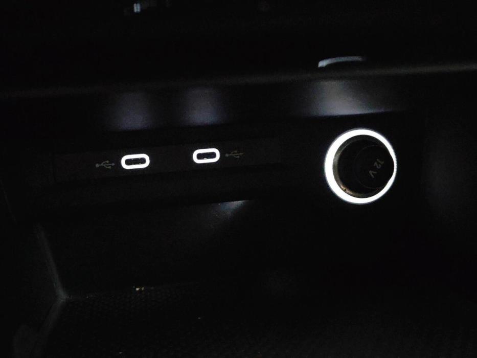 VOLKSWAGEN TOURAN 2021