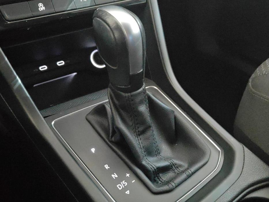 VOLKSWAGEN TOURAN 2021