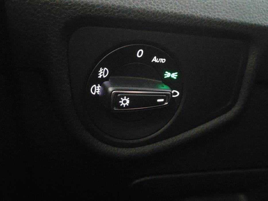 VOLKSWAGEN TOURAN 2021