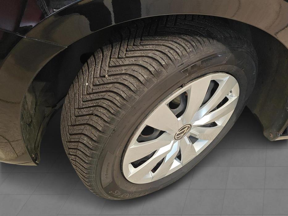 VOLKSWAGEN TOURAN 2021