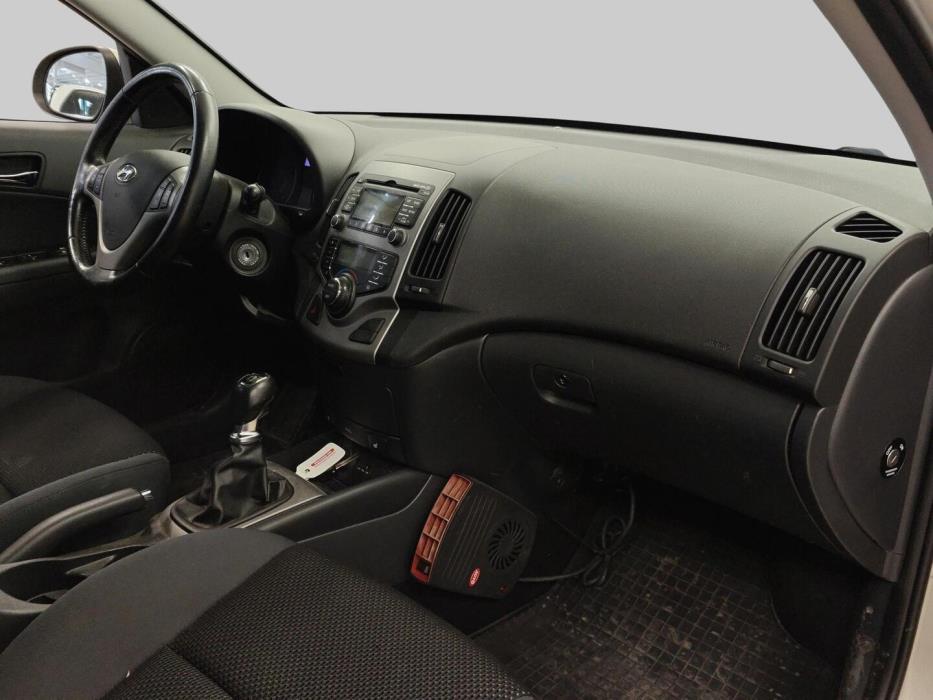 HYUNDAI i30 2010