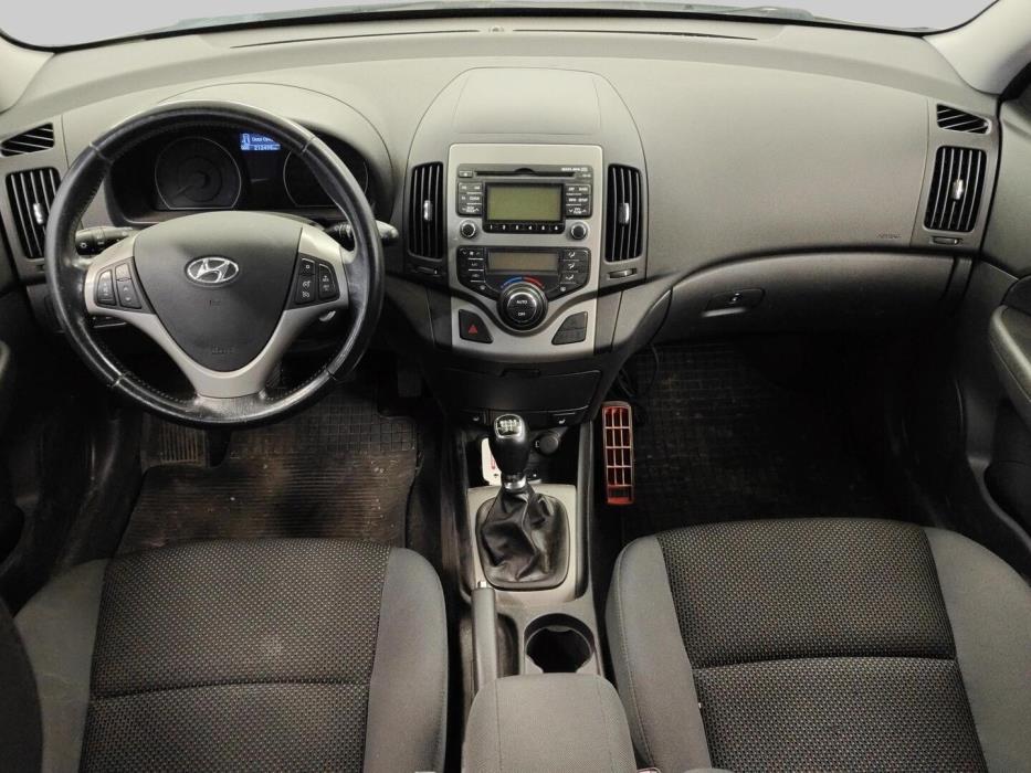 HYUNDAI i30 2010