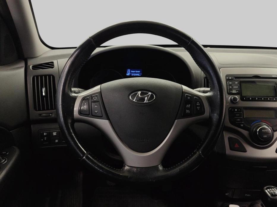 HYUNDAI i30 2010