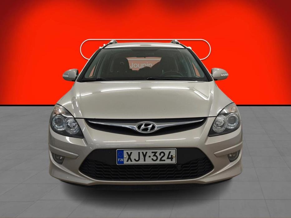 HYUNDAI i30 2010