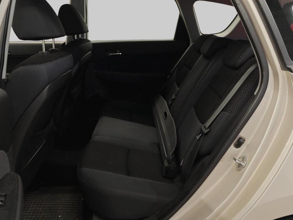 HYUNDAI i30 2010