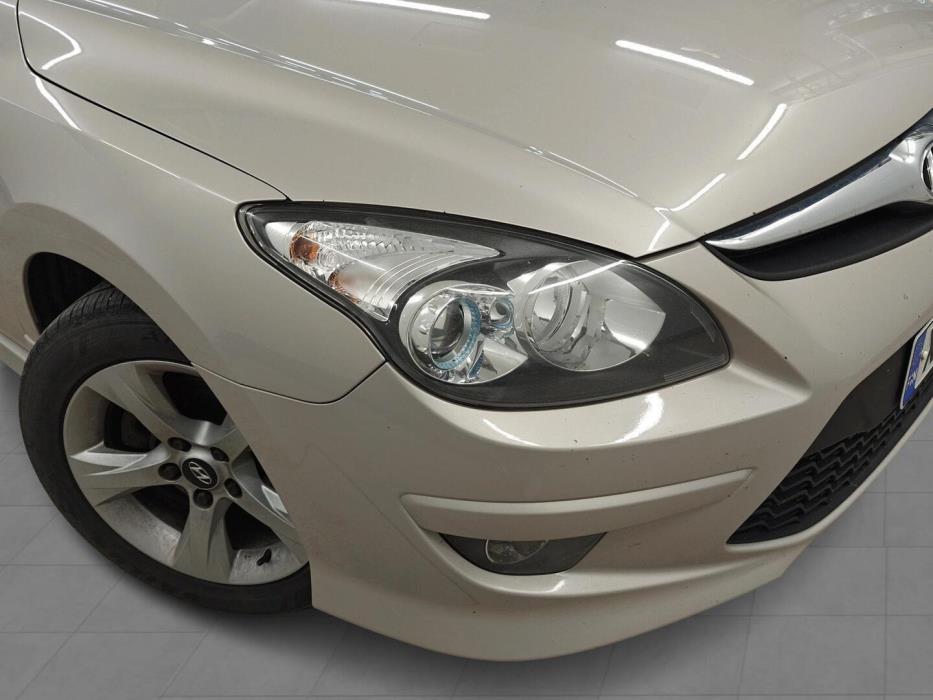 HYUNDAI i30 2010