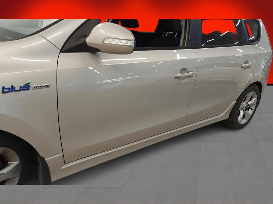HYUNDAI i30 2010