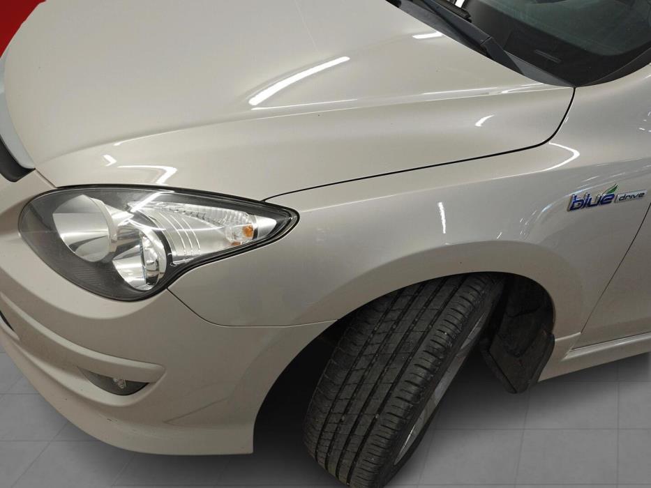 HYUNDAI i30 2010