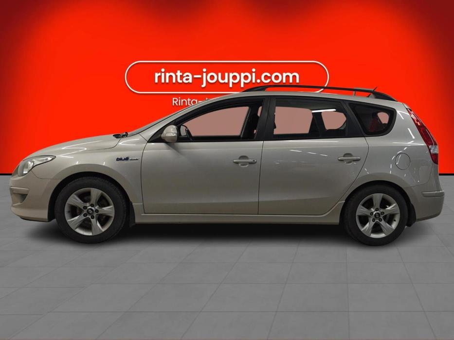 HYUNDAI i30 2010