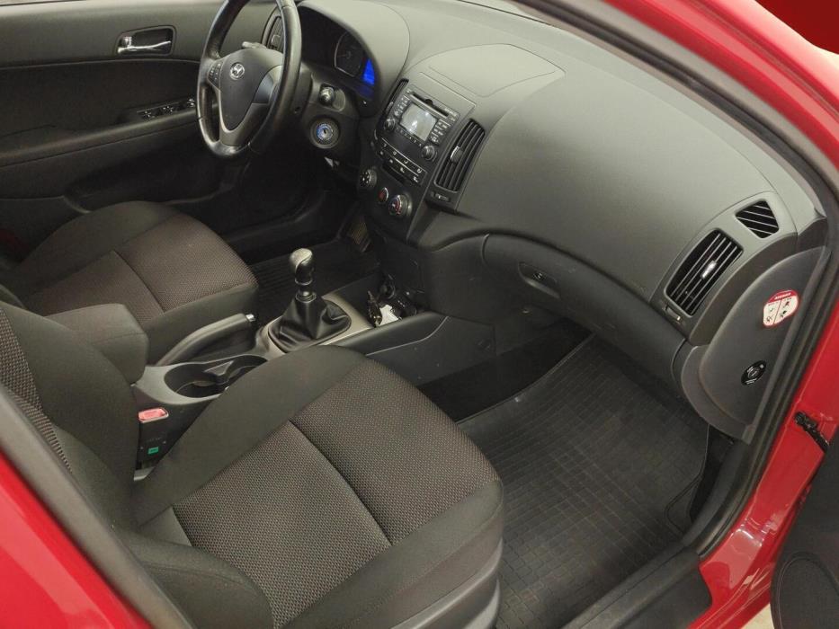 HYUNDAI i30 2011