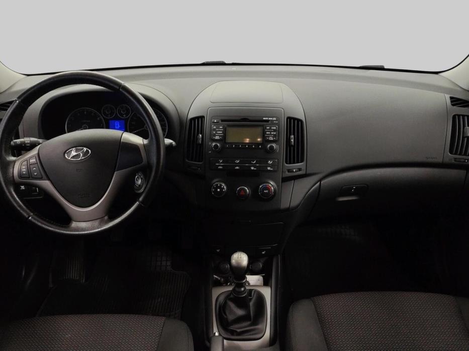 HYUNDAI i30 2011