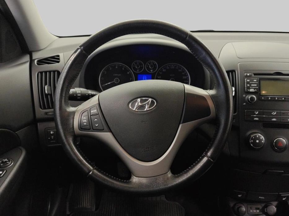 HYUNDAI i30 2011