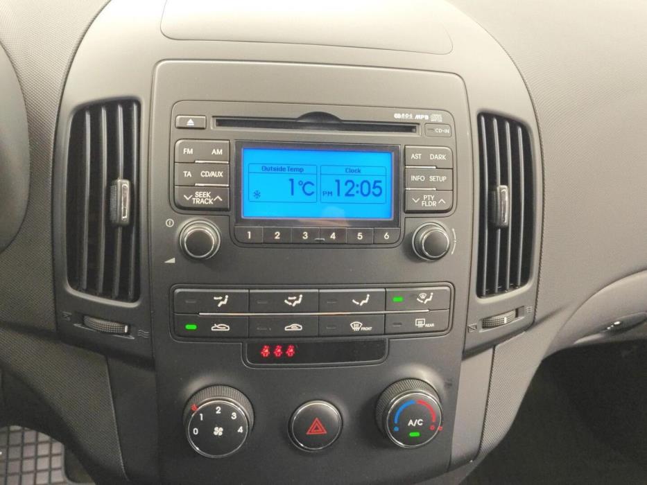 HYUNDAI i30 2011