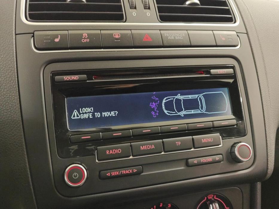 VOLKSWAGEN Polo 2012