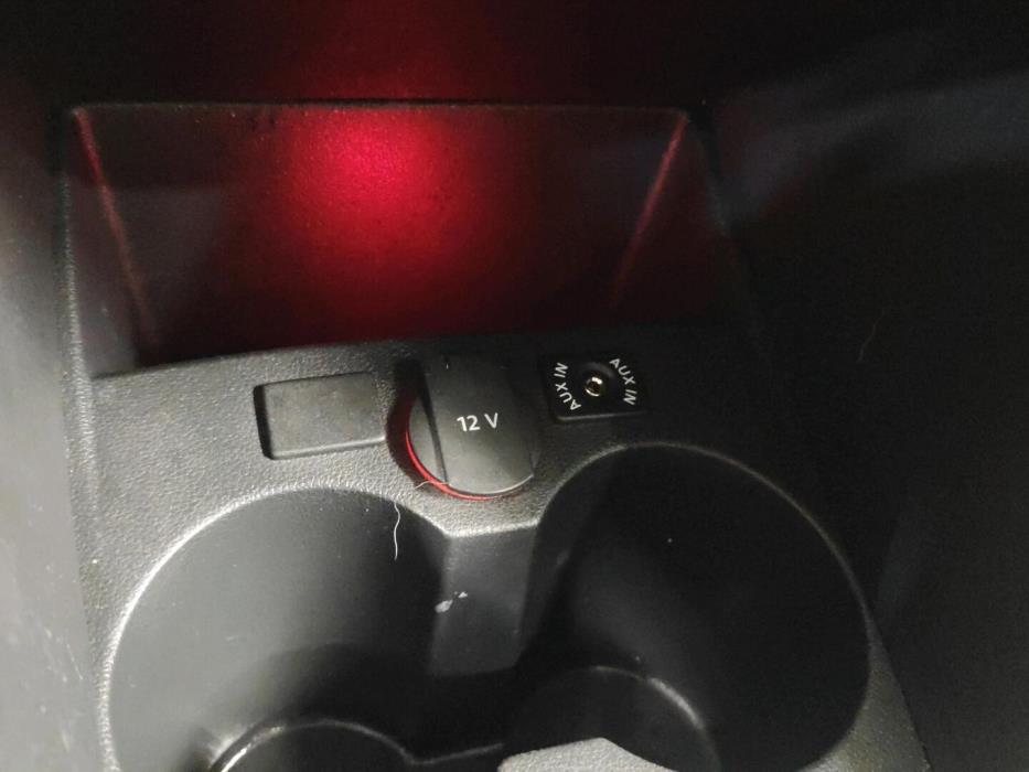 VOLKSWAGEN Polo 2012