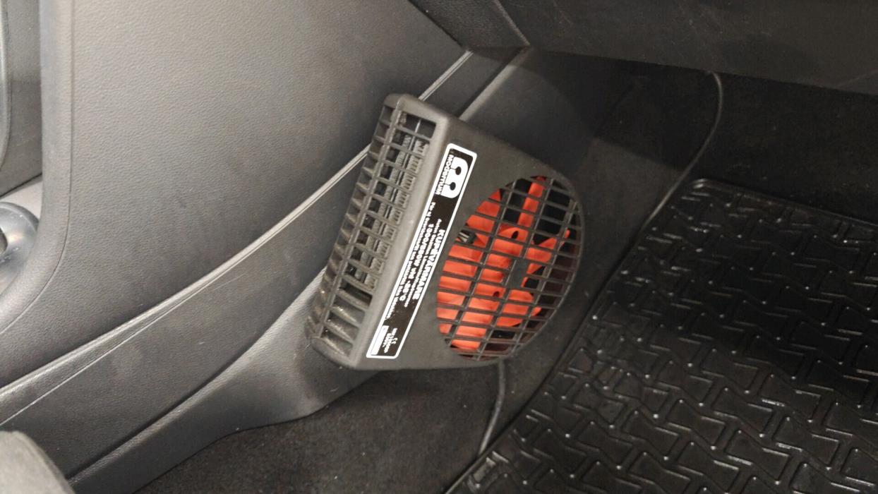 VOLKSWAGEN Polo 2012