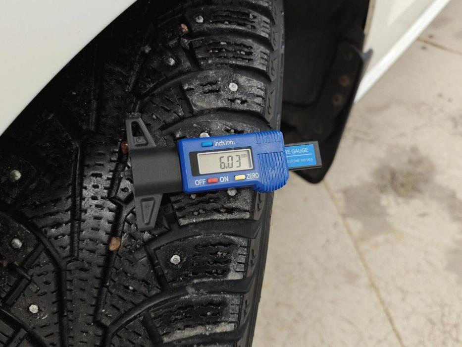 VOLKSWAGEN Polo 2012