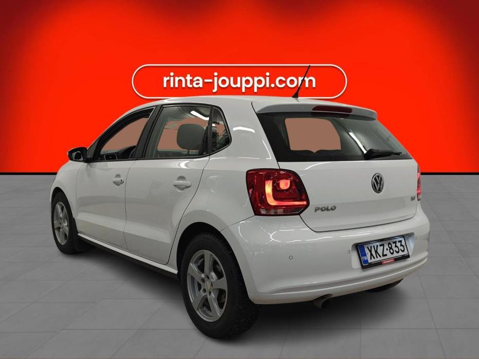 VOLKSWAGEN Polo 2012