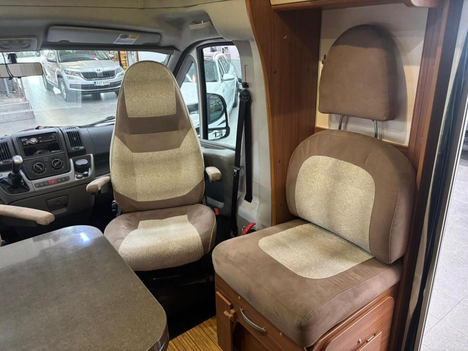 ADRIA Coral S 670 SL 2011