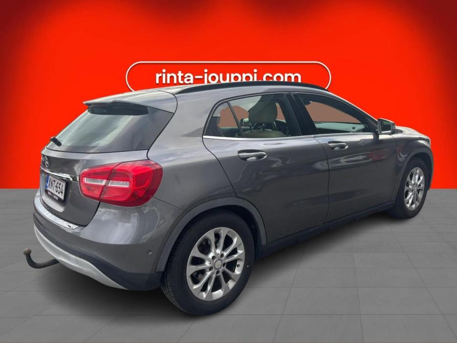 MERCEDES-BENZ GLA 2016