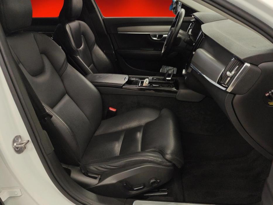 VOLVO S90 2023