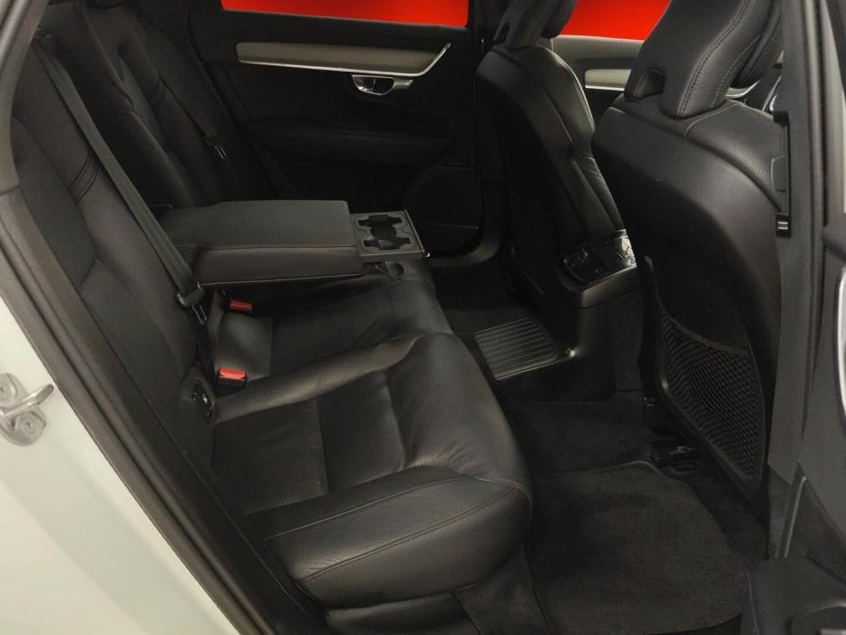 VOLVO S90 2023