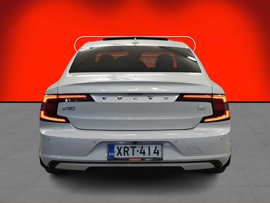 VOLVO S90 2023