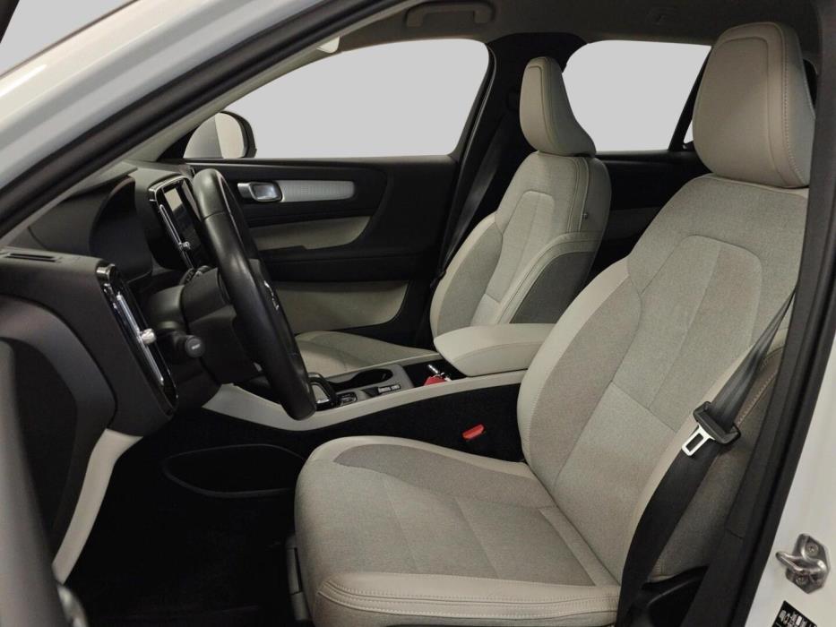 VOLVO XC40 2020