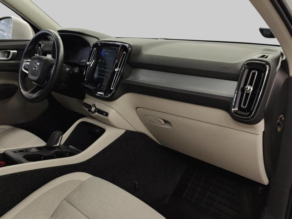 VOLVO XC40 2020