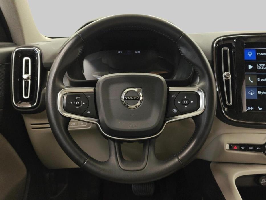 VOLVO XC40 2020