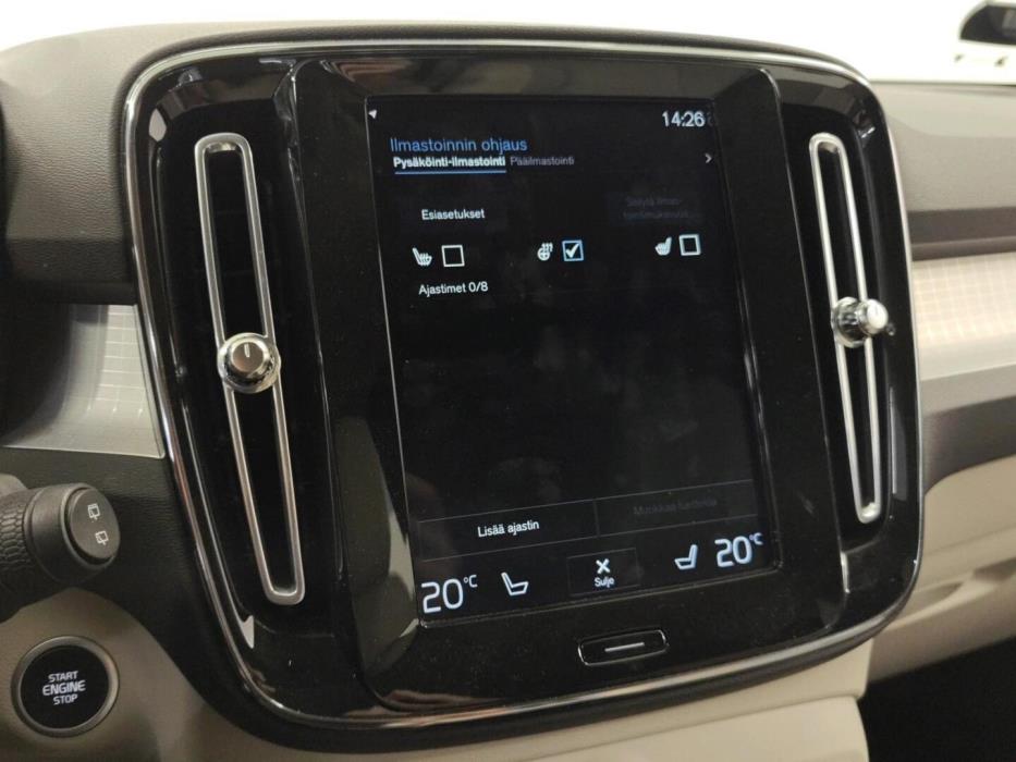 VOLVO XC40 2020