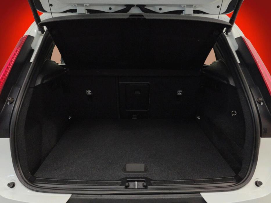 VOLVO XC40 2020