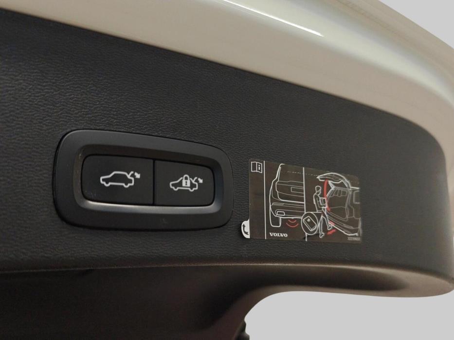 VOLVO XC40 2020