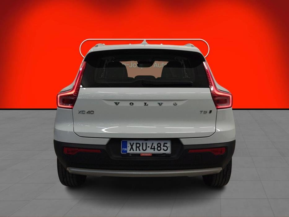 VOLVO XC40 2020
