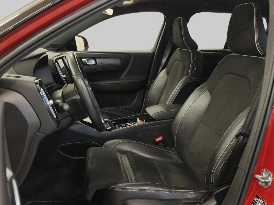 VOLVO XC40 2021