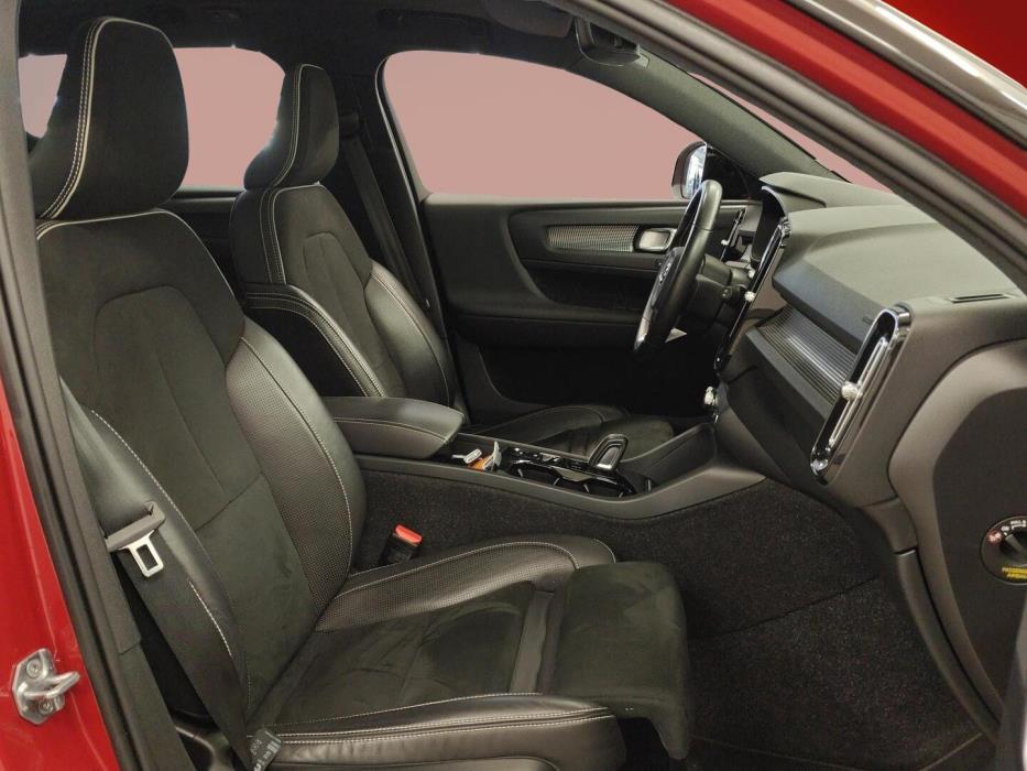 VOLVO XC40 2021