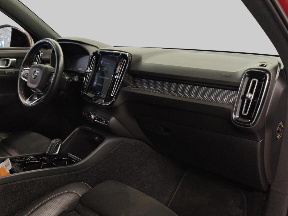 VOLVO XC40 2021