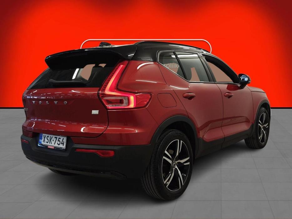 VOLVO XC40 2021