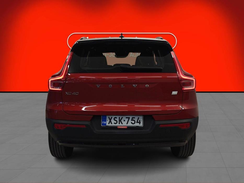 VOLVO XC40 2021