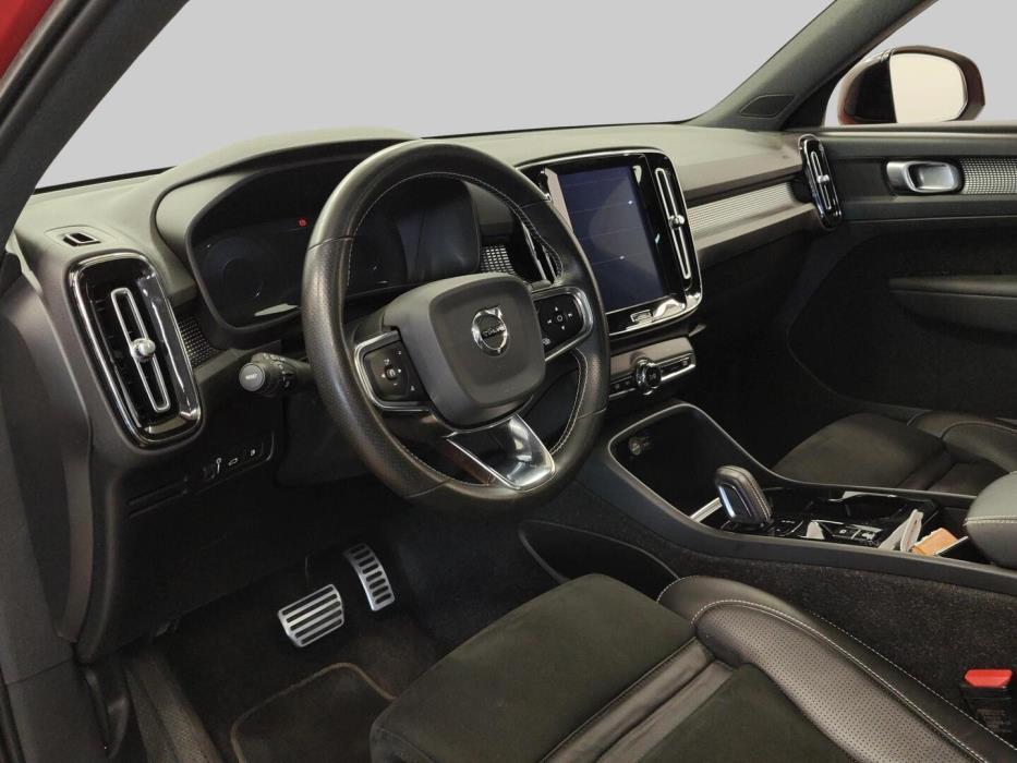 VOLVO XC40 2021