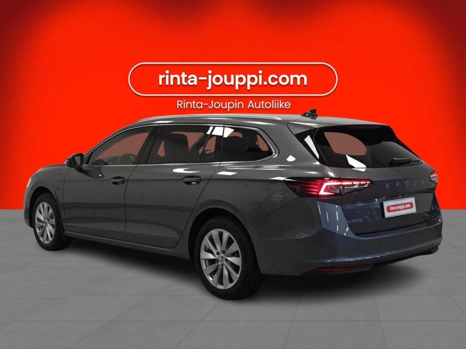 SKODA Superb 2025