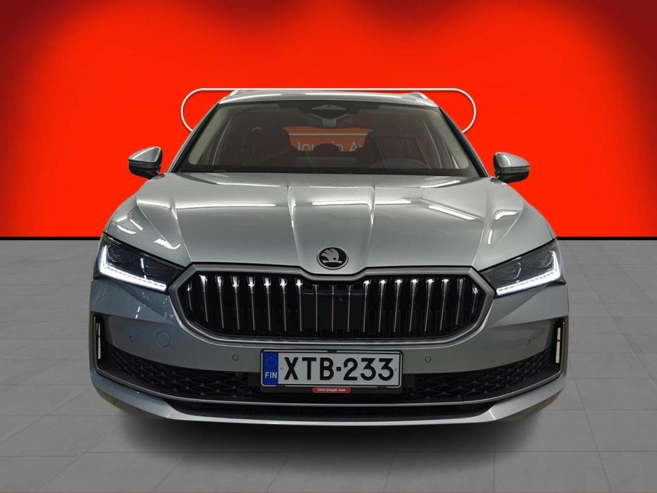 SKODA Superb 2025