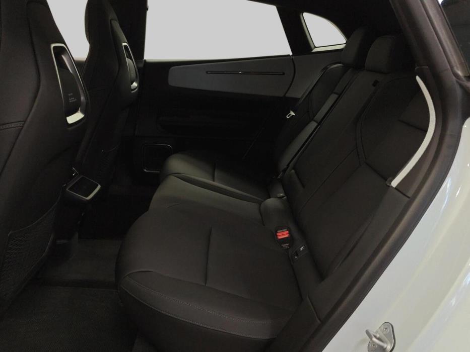 POLESTAR 4 2025