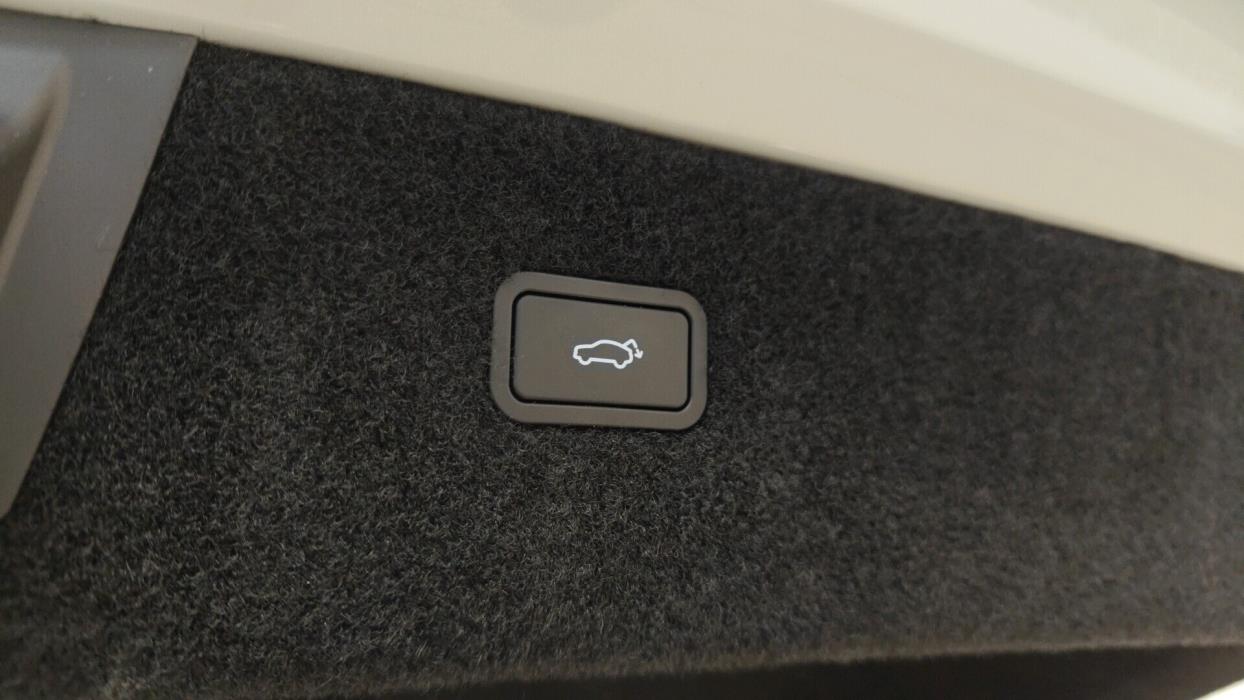 POLESTAR 4 2025