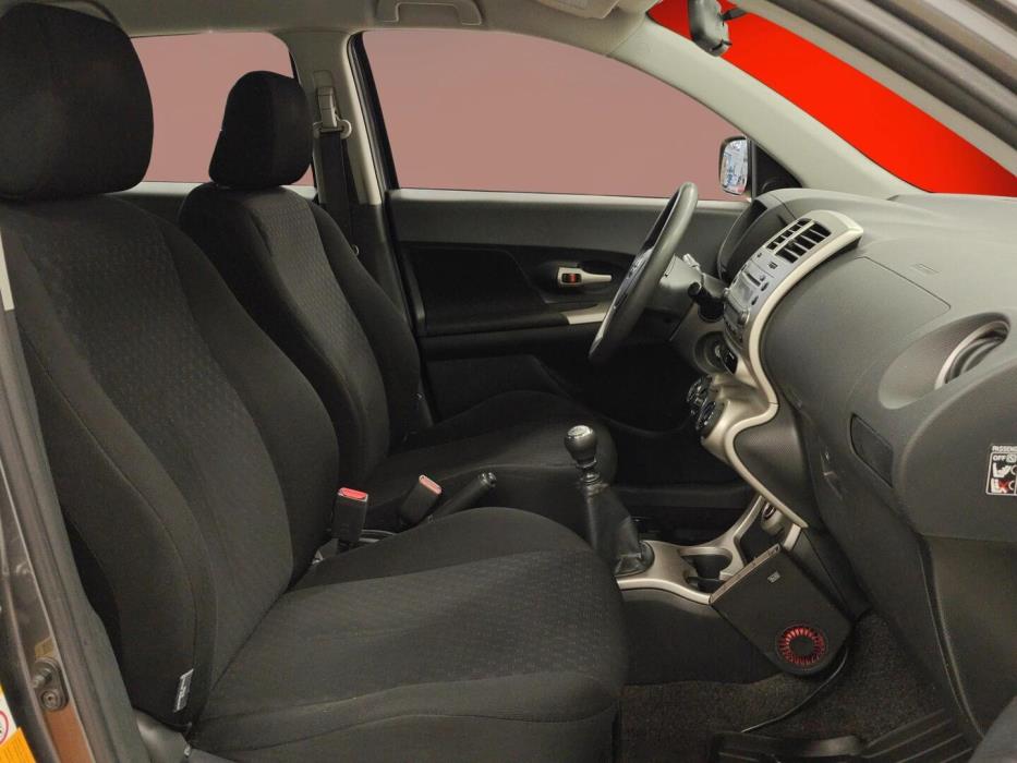 TOYOTA Urban Cruiser 2010